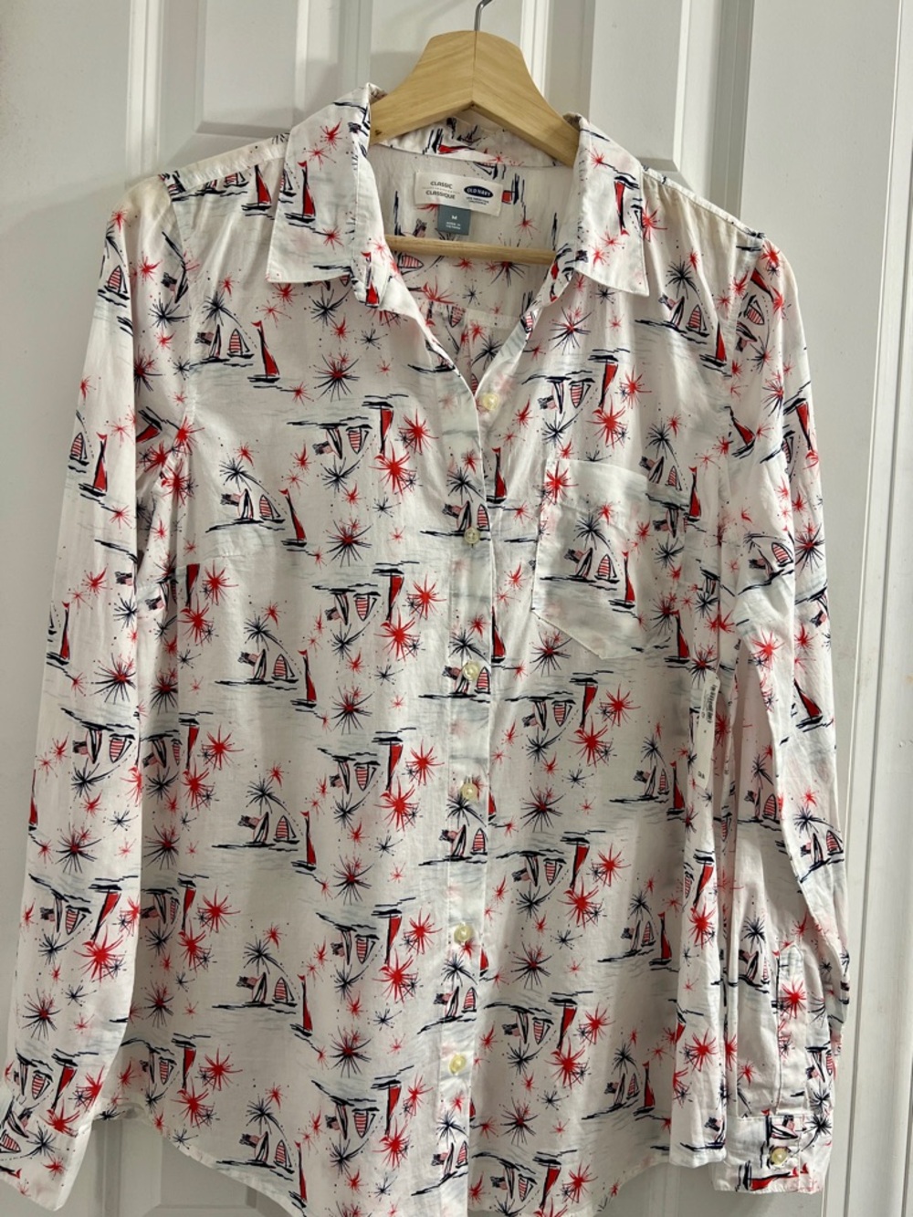 Brand New Old Navy Button-Up Sailboats & Fireworks lightweight Top -M #patriotic